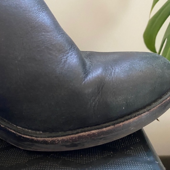 UGG Australia Black Leather Boots - Picture 10 of 13
